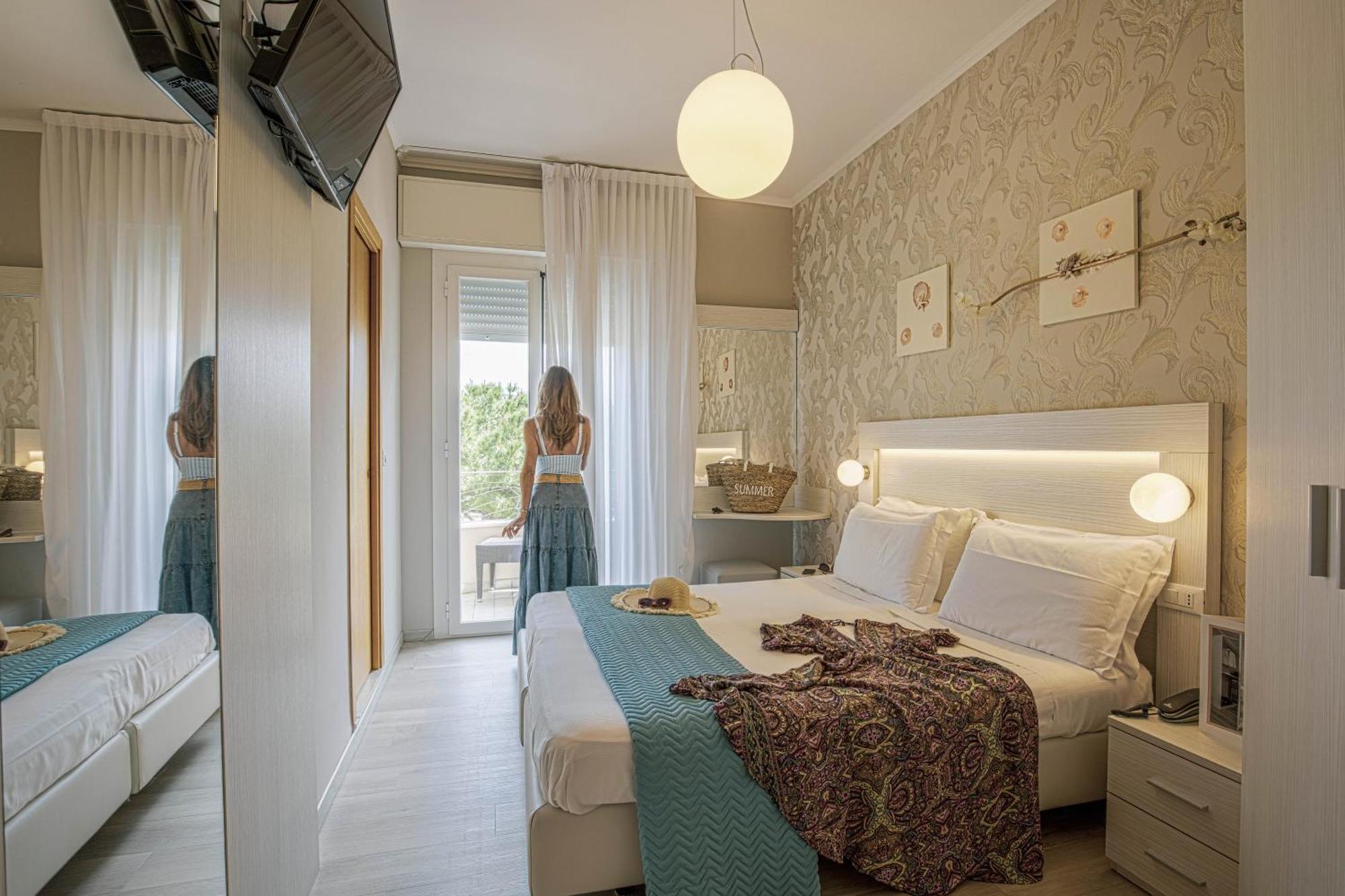 Hotel Ombretta Mare Rimini Exterior foto
